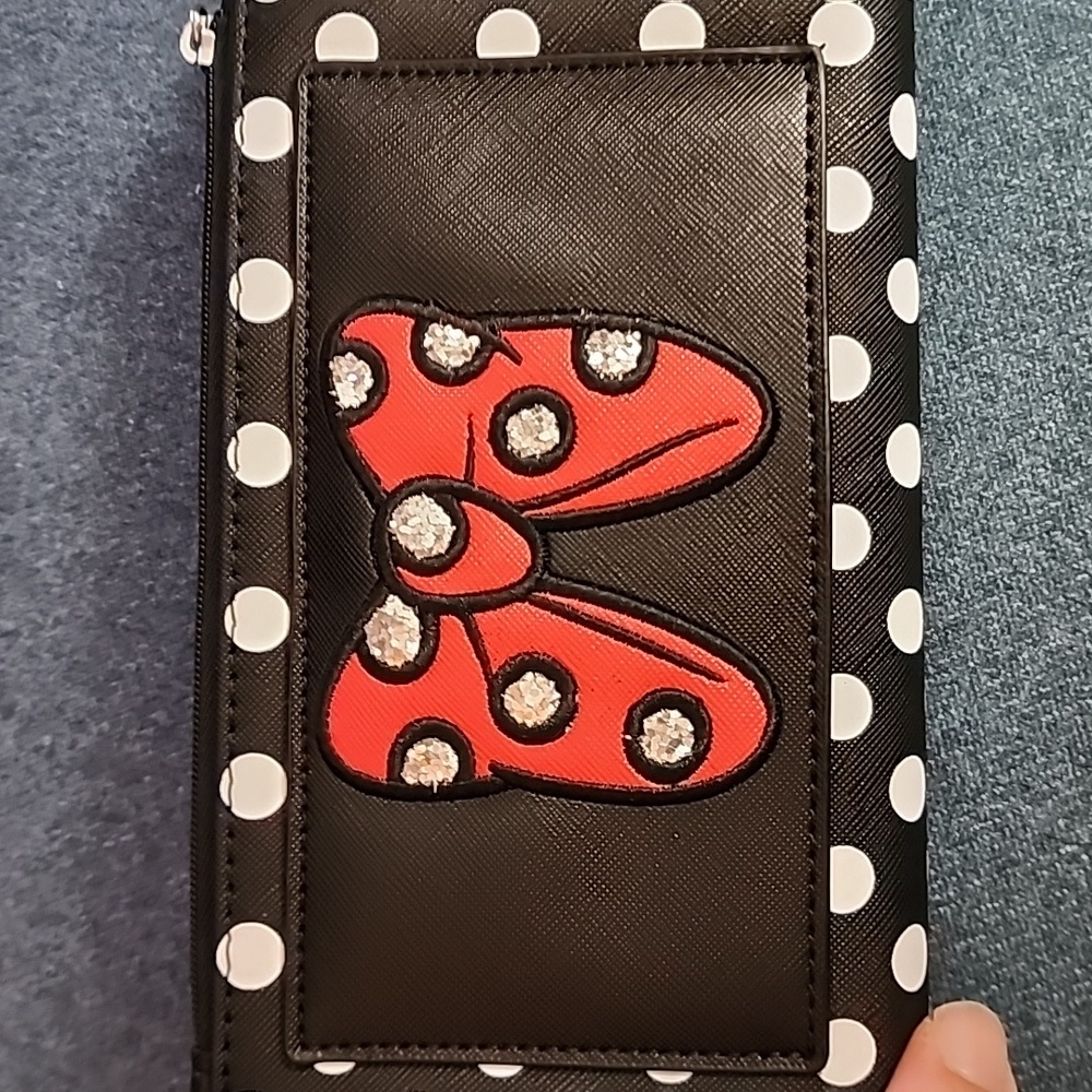 Disney Parks Minnie Mouse Bowtie Wristlet Wallet